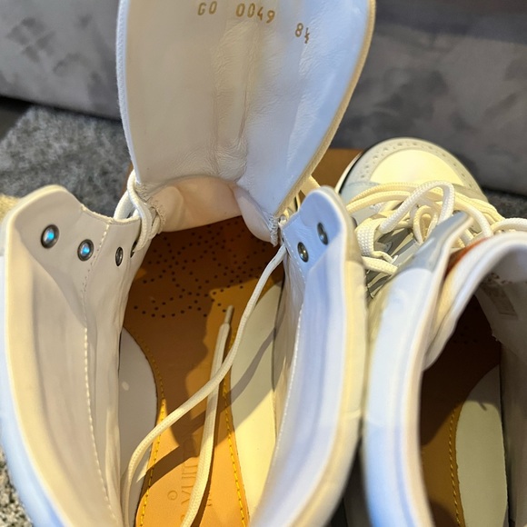 Authentic Louis Vuitton men’s high top sneaker - Picture 7 of 7